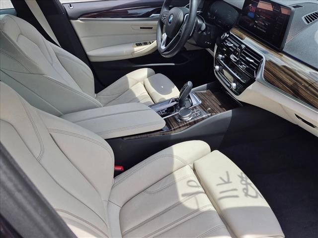 Used 2023 BMW 540i w/ Premium Package RWD image 19