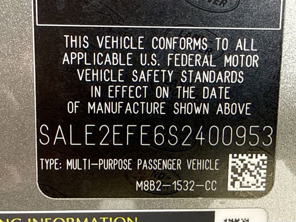 Used 2025 Land Rover Defender 110 X-Dynamic SE AWD/4WD image 28
