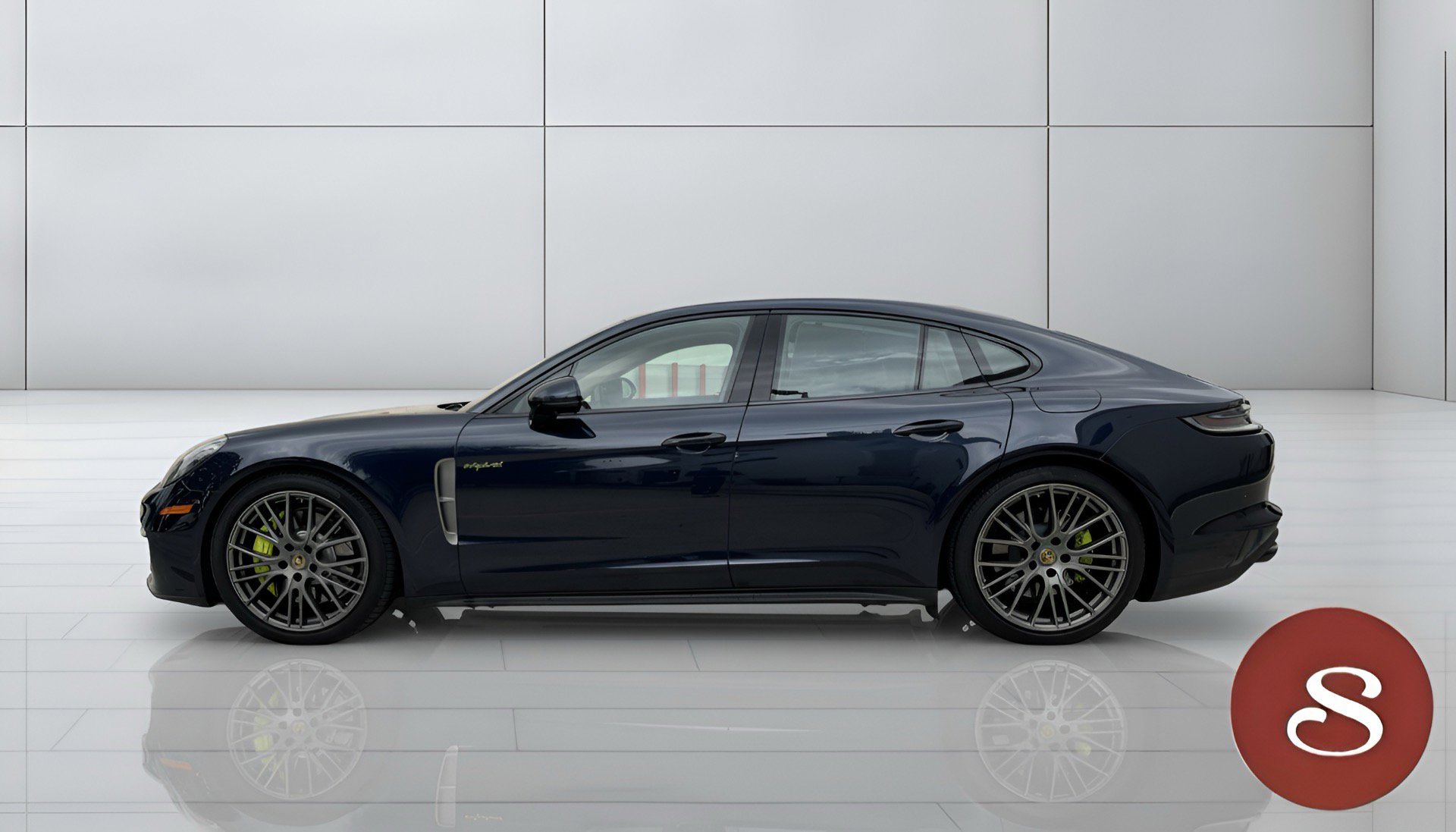 Used 2023 Porsche Panamera 4 Platinum Edition AWD/4WD image 3