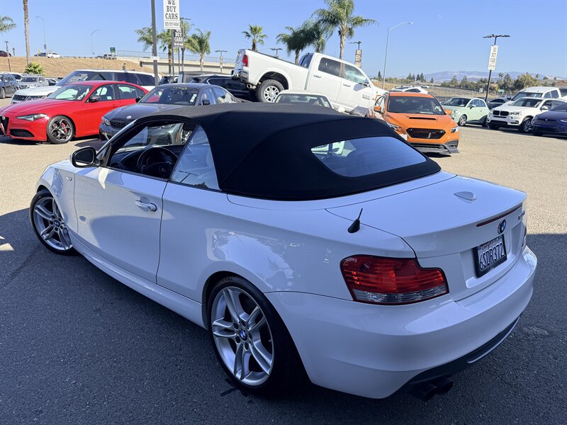 Used 2011 BMW 135i Convertible RWD image 5