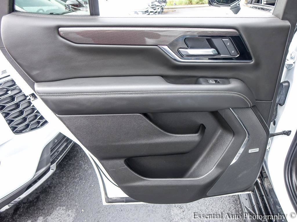 Used 2025 GMC Yukon Elevation w/ Elevation Premium Package AWD/4WD image 25