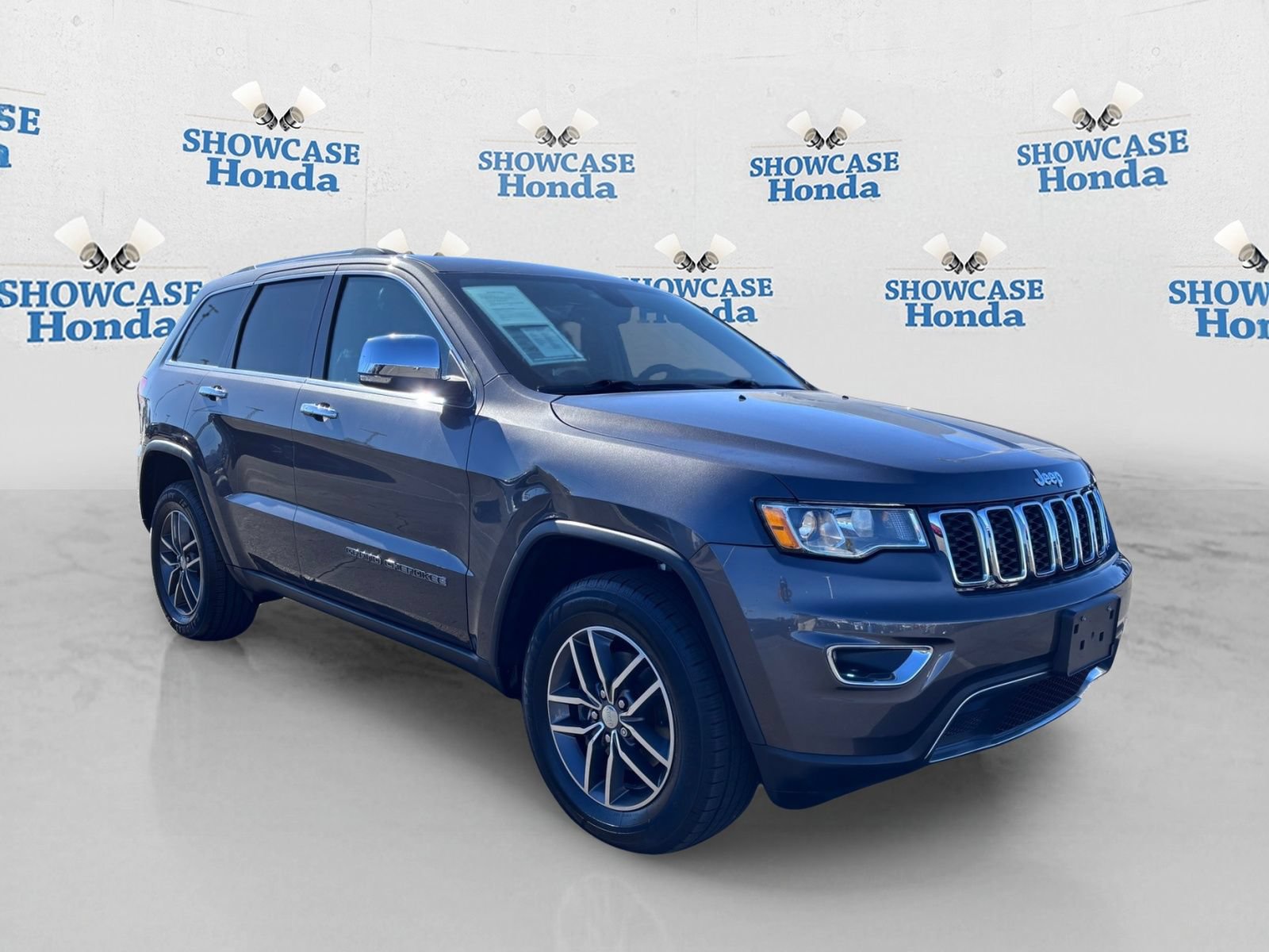 Used 2018 Jeep Grand Cherokee Limited AWD/4WD image 10