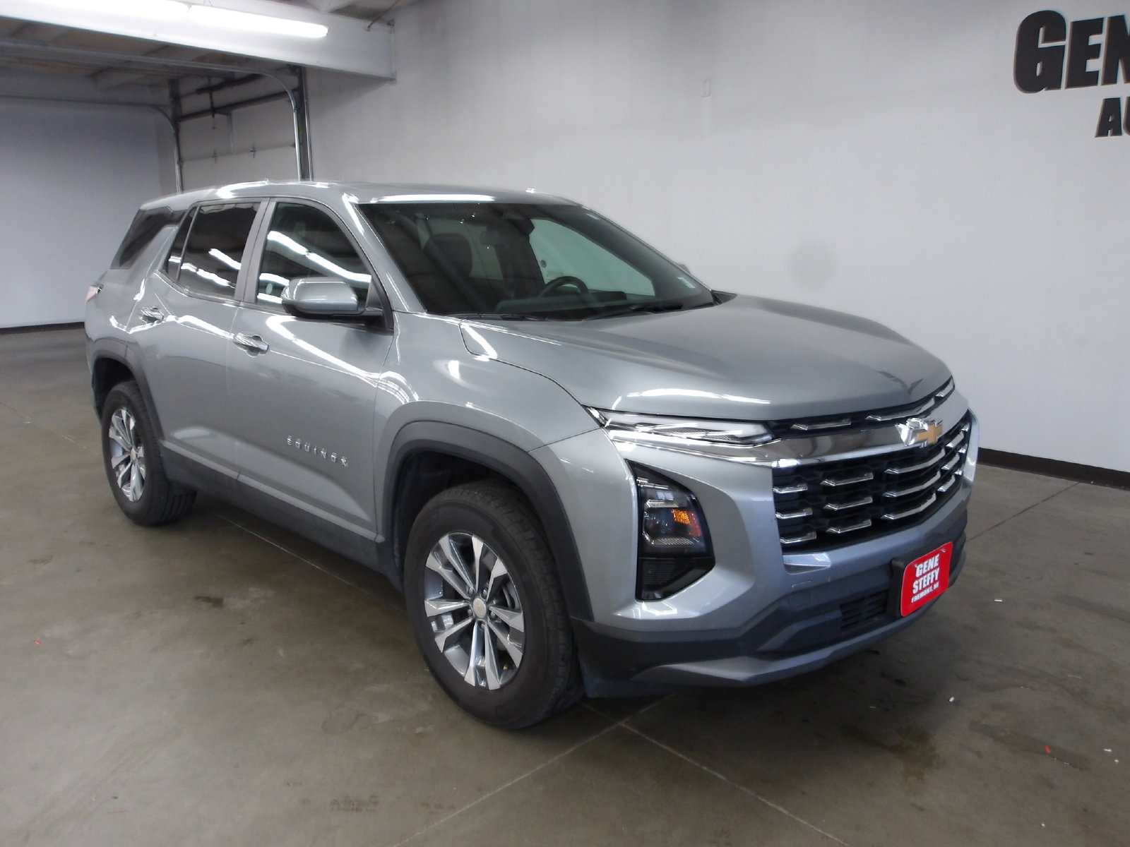 Used 2026 Chevrolet Equinox LT AWD/4WD image 4