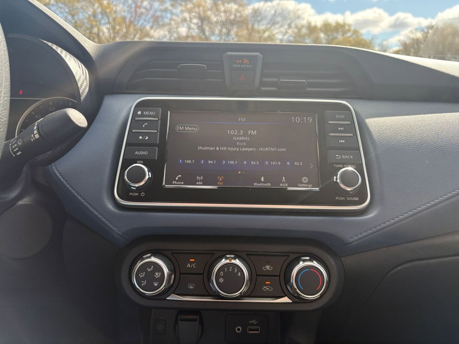 Used 2025 Nissan Versa SV FWD image 17