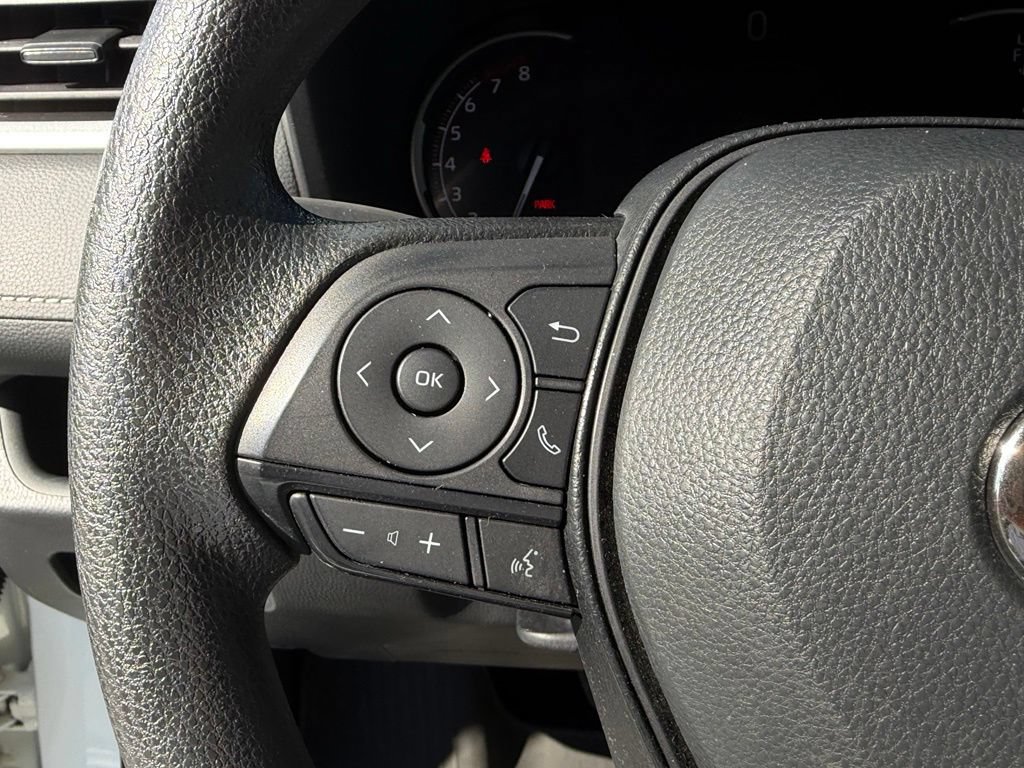 Used 2024 Toyota RAV4 LE AWD/4WD image 27