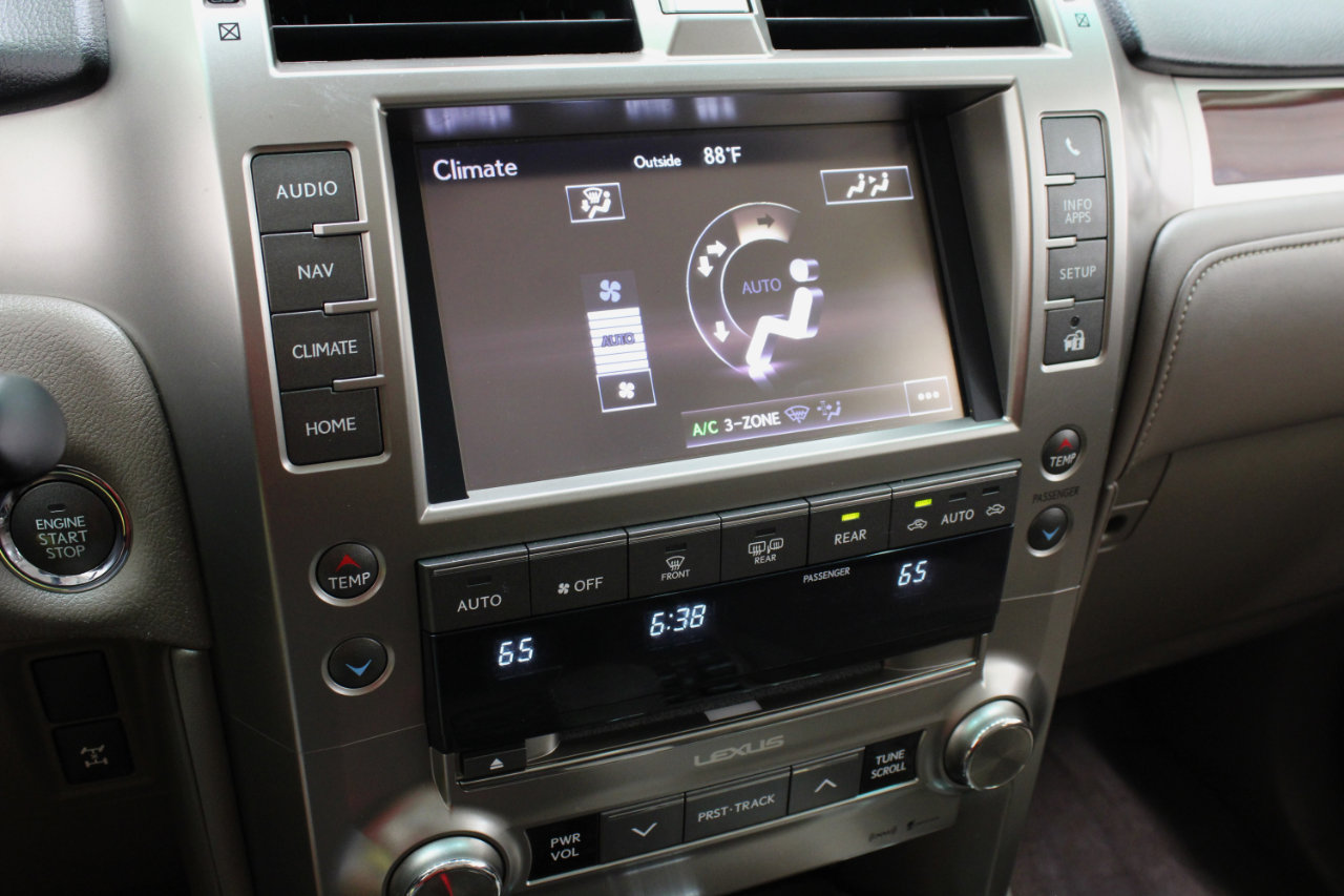 Used 2016 Lexus GX 460 w/ Premium Package image 64