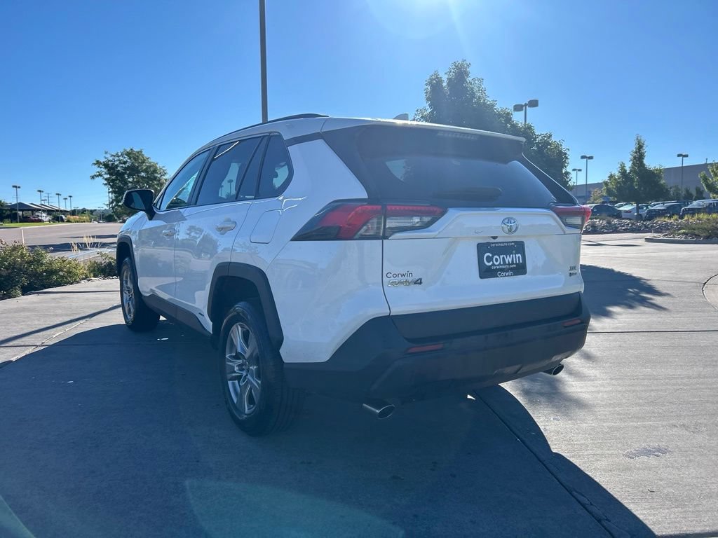 Used 2025 Toyota RAV4 XLE AWD/4WD image 3