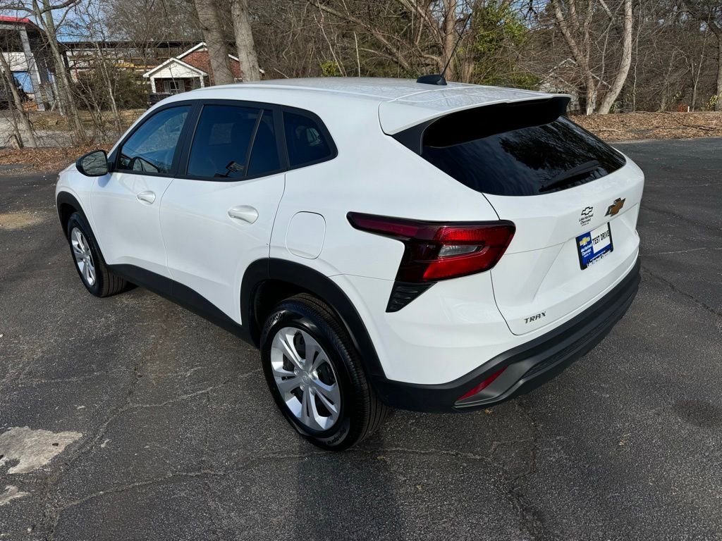 Certified 2025 Chevrolet Trax LS image 6