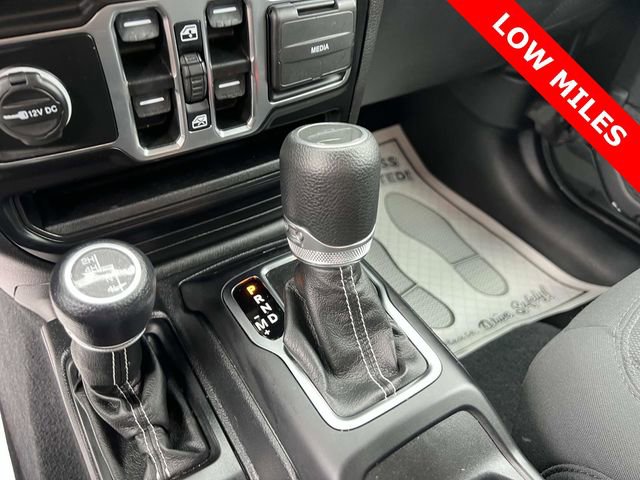 Used 2021 Jeep Gladiator Overland w/ Cold Weather Group image 23