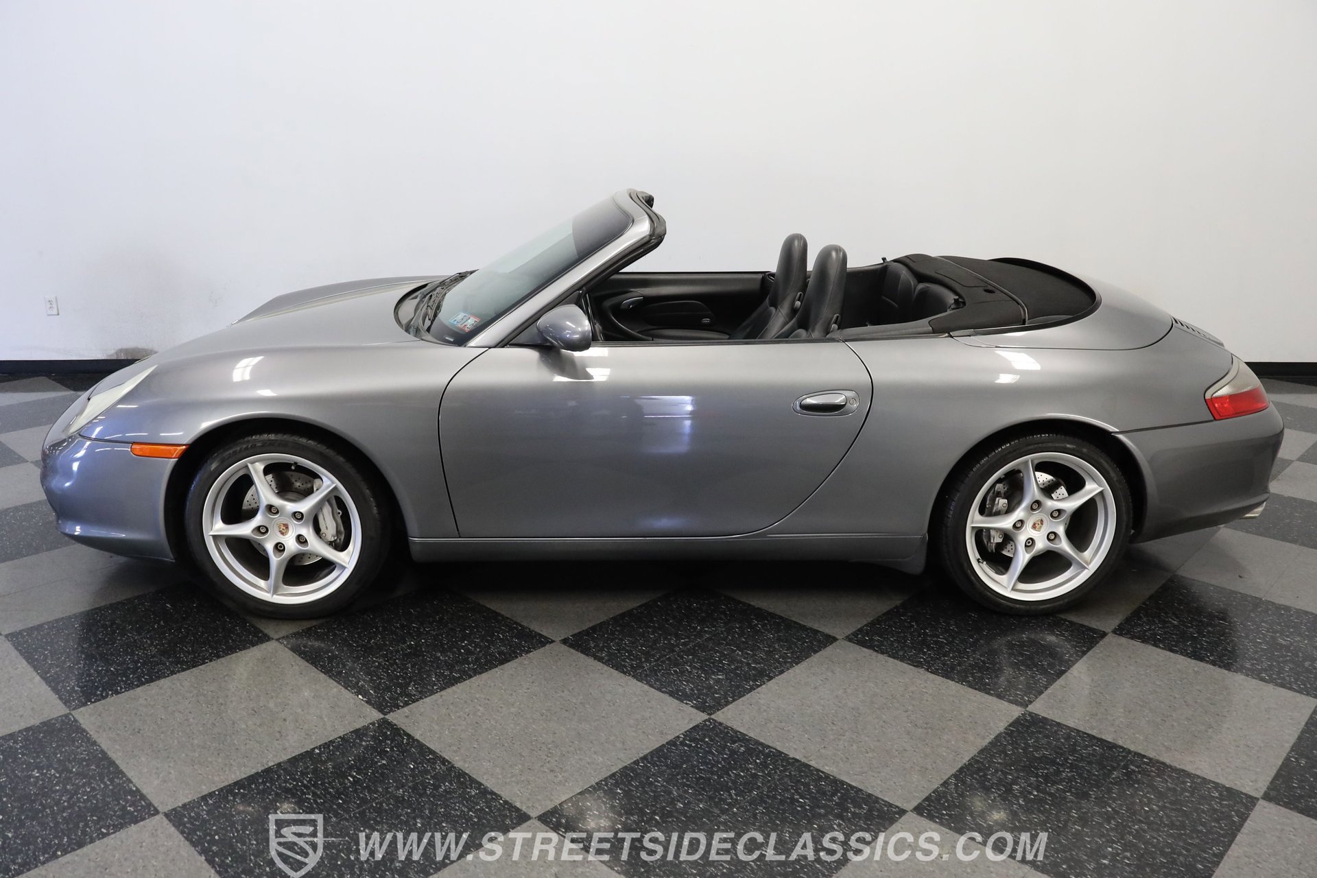 Used 2002 Porsche 911 Carrera 4 image 2