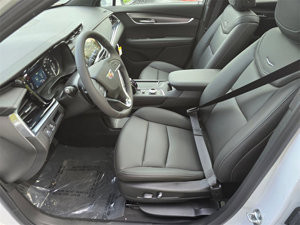 New 2025 Cadillac XT6 Luxury image 22
