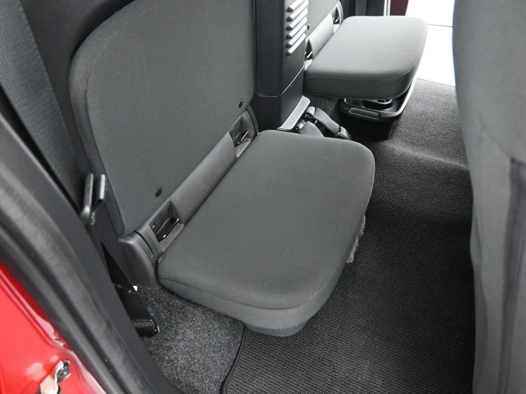 Used 2022 Nissan Frontier SV image 27
