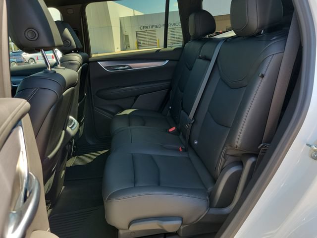 Certified 2025 Cadillac XT6 Luxury AWD/4WD image 14