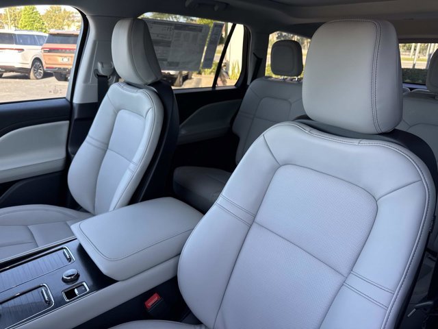 New 2026 Lincoln Aviator 2WD image 13