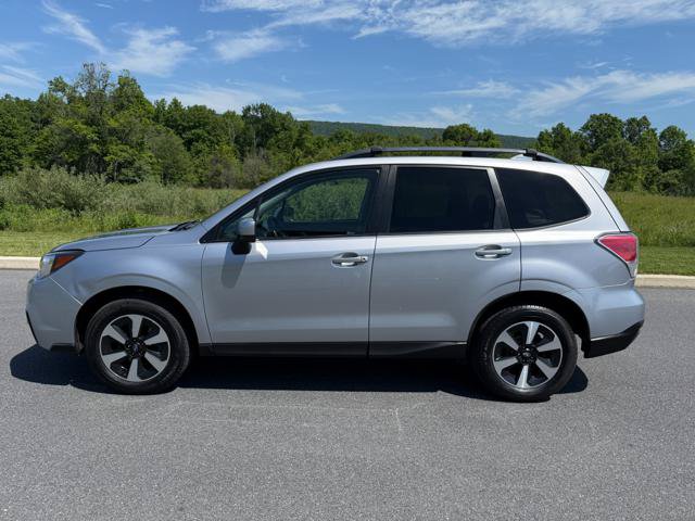 Used 2017 Subaru Forester 2.5i Premium AWD/4WD image 5