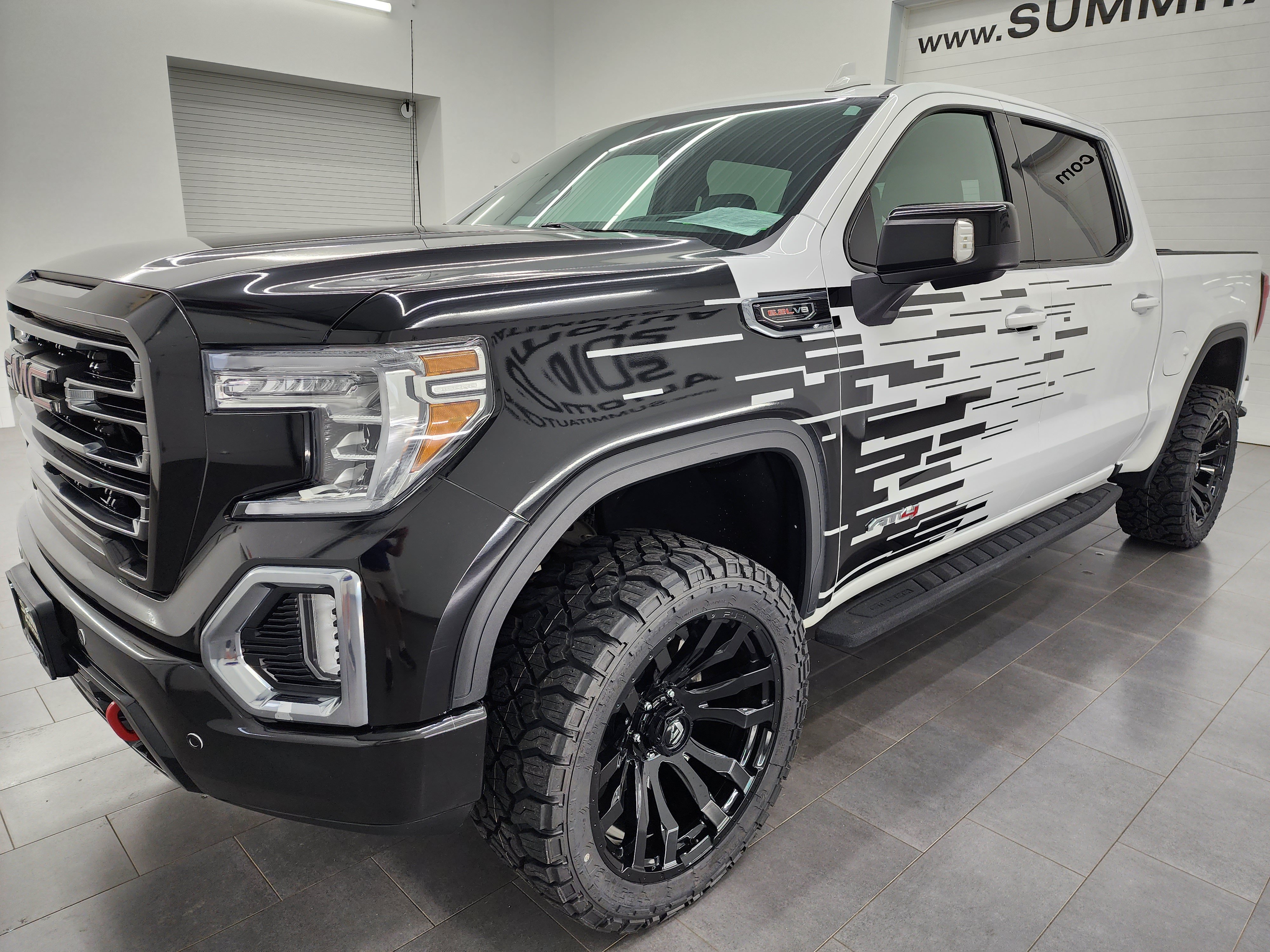 Used 2022 GMC Sierra 1500 AT4 w/ AT4 Premium Package AWD/4WD image 95