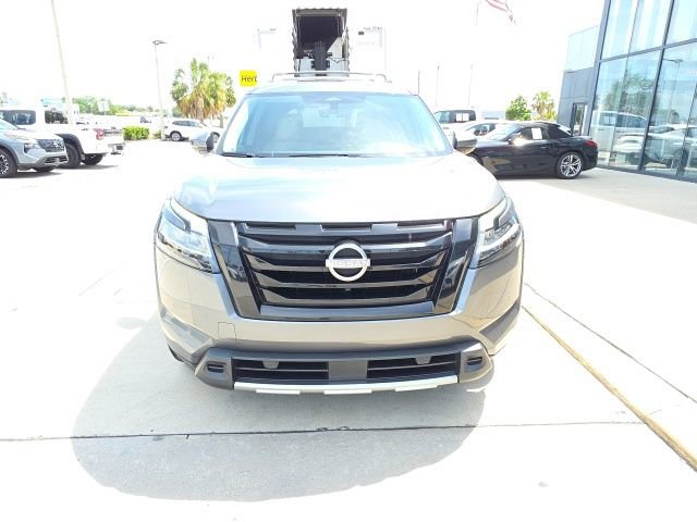 Used 2023 Nissan Pathfinder SL w/ SL Premium Package image 9