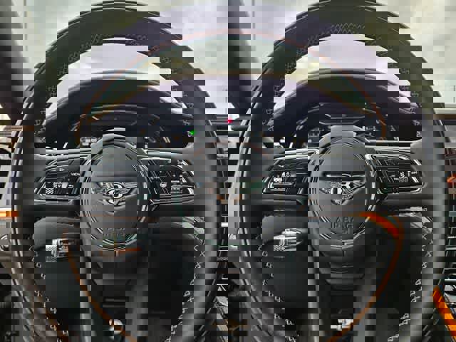 Used 2024 Bentley Flying Spur W12 image 24