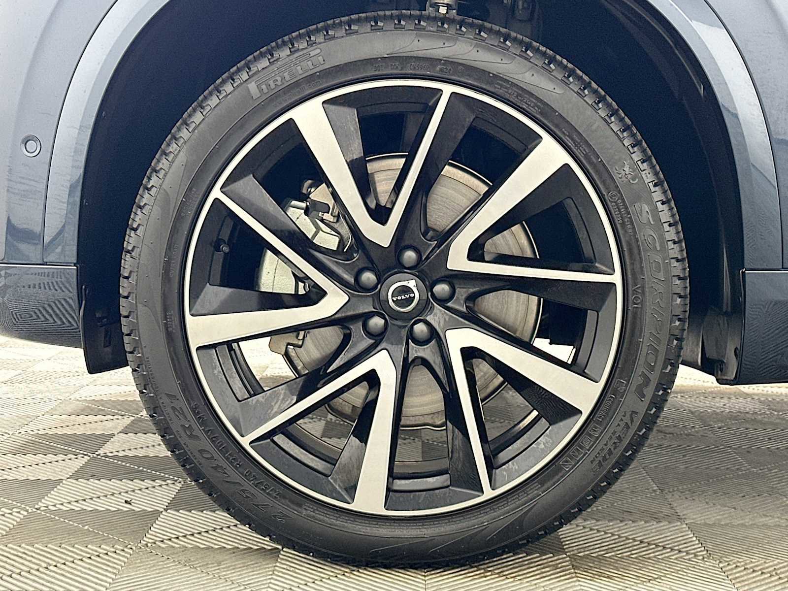 Used 2025 Volvo XC90 B5 Plus image 31