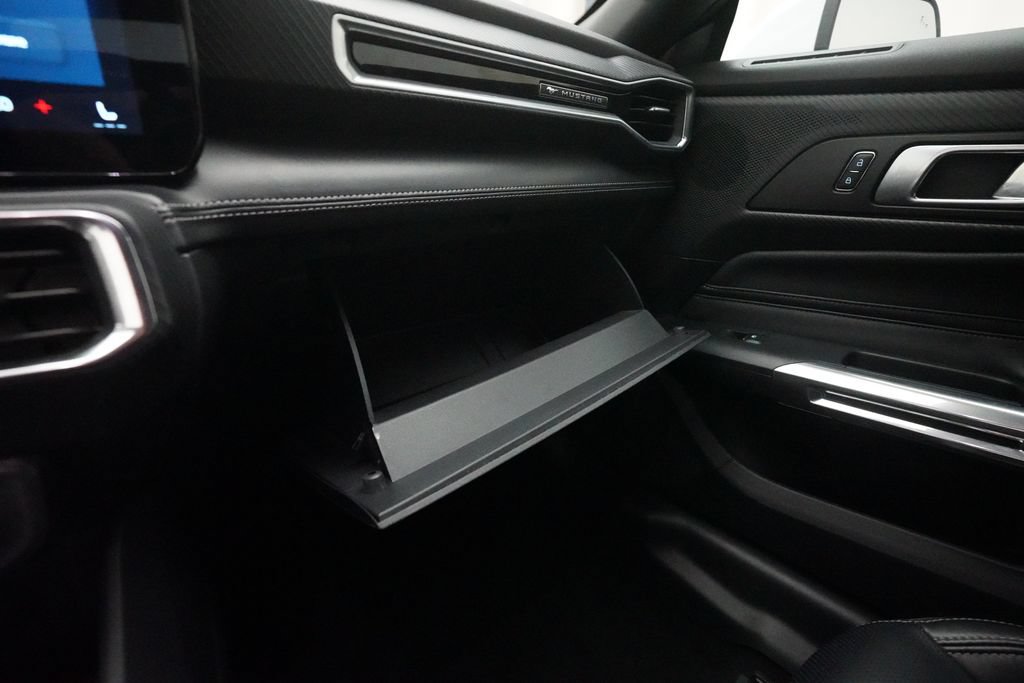 Used 2025 Ford Mustang Premium RWD image 29