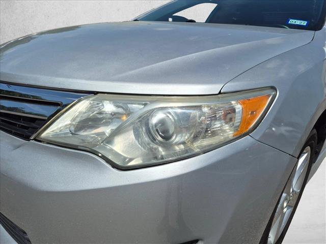Used 2014 Toyota Camry SE FWD image 9