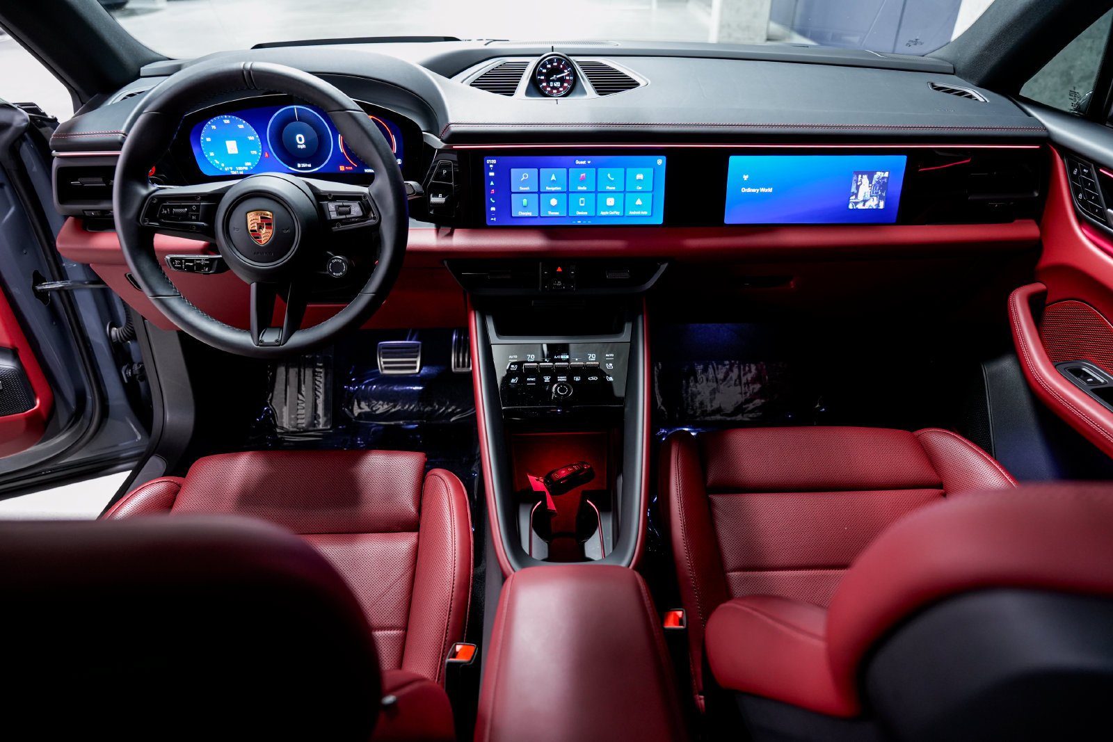 Used 2025 Porsche Macan 4S Electric AWD/4WD image 10