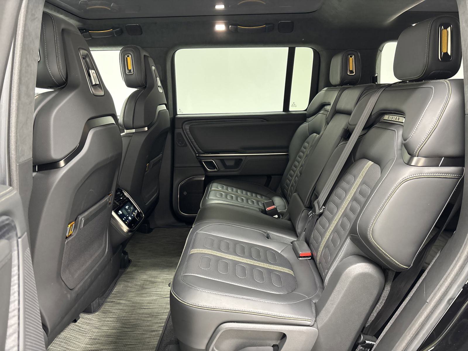 Used 2024 Rivian R1S Adventure image 19