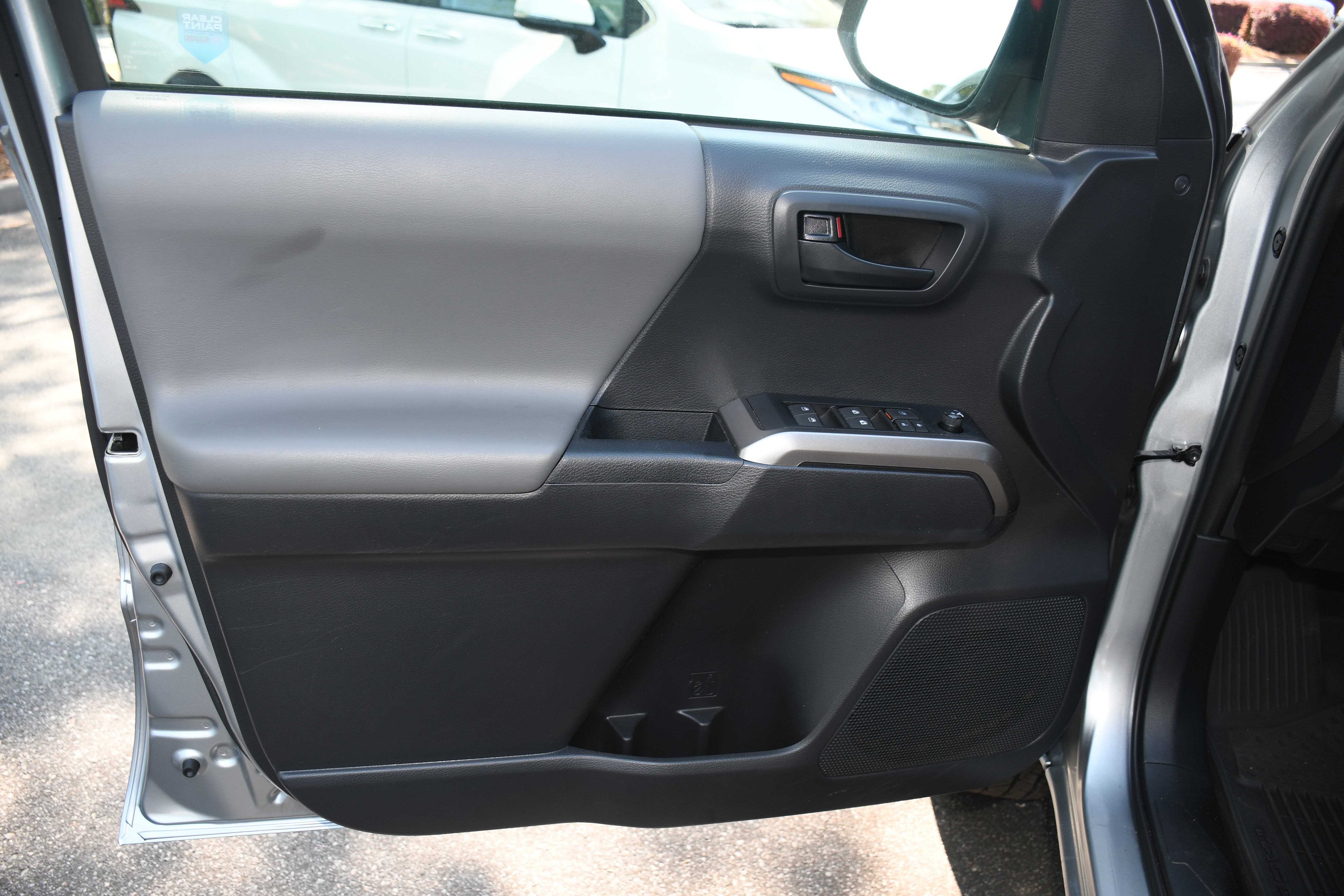 Certified 2023 Toyota Tacoma SR5 image 9