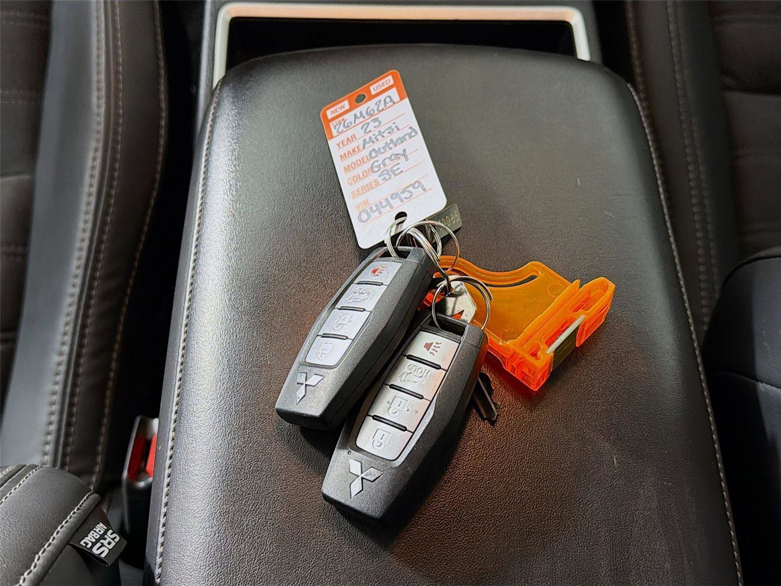 Used 2023 Mitsubishi Outlander SE image 32