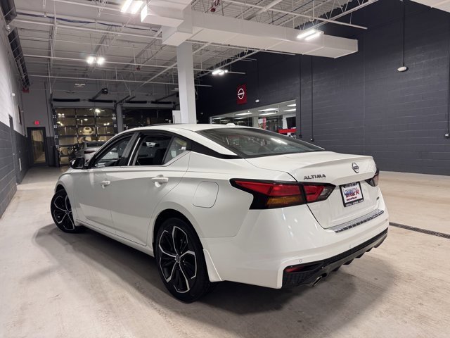 Used 2023 Nissan Altima 2.5 SR w/ SR Premium Package image 18