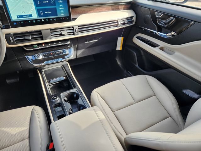 New 2026 Lincoln Corsair Reserve w/ Jet Appearance Package image 11