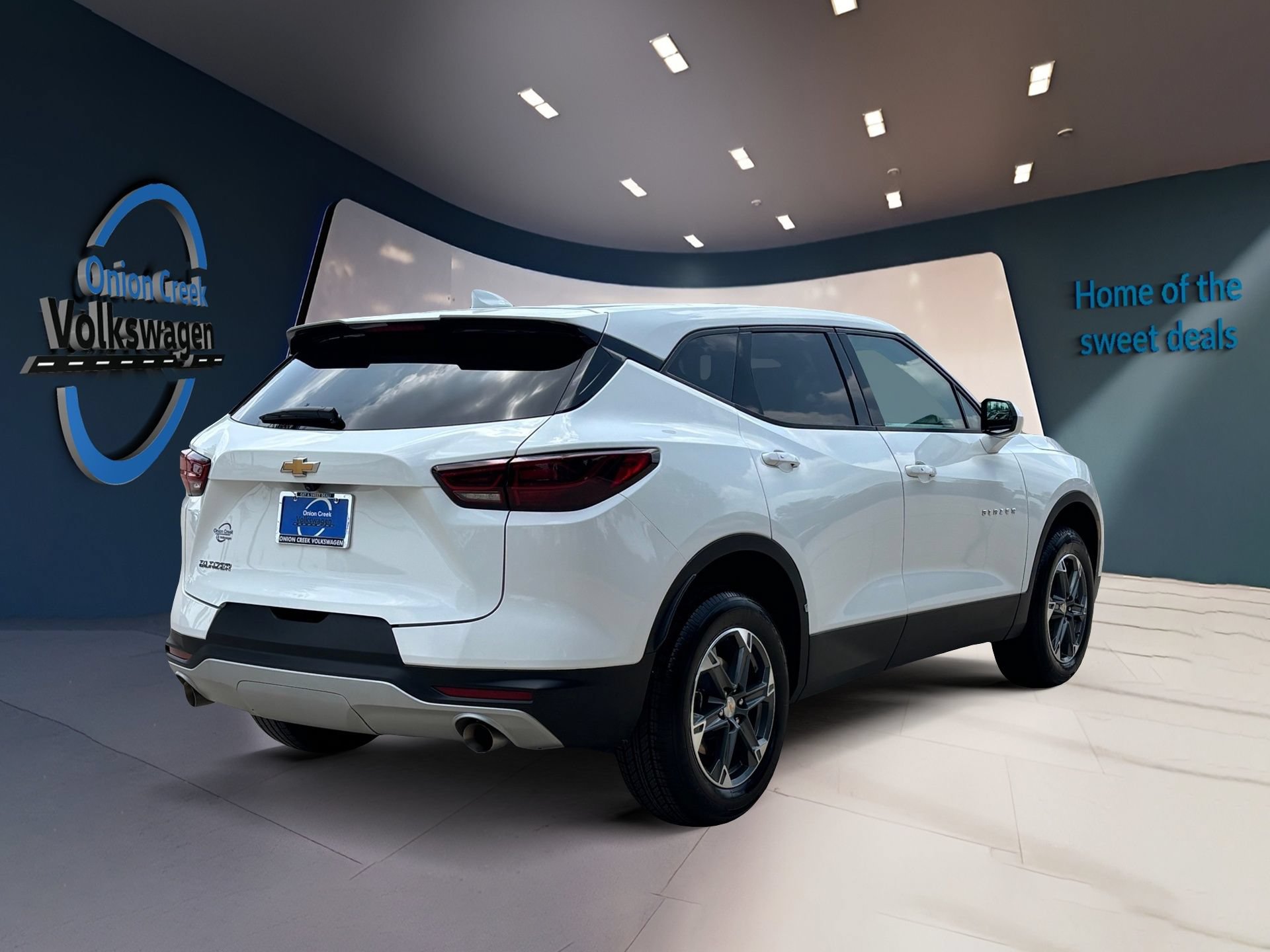 Used 2025 Chevrolet Blazer LT FWD image 5