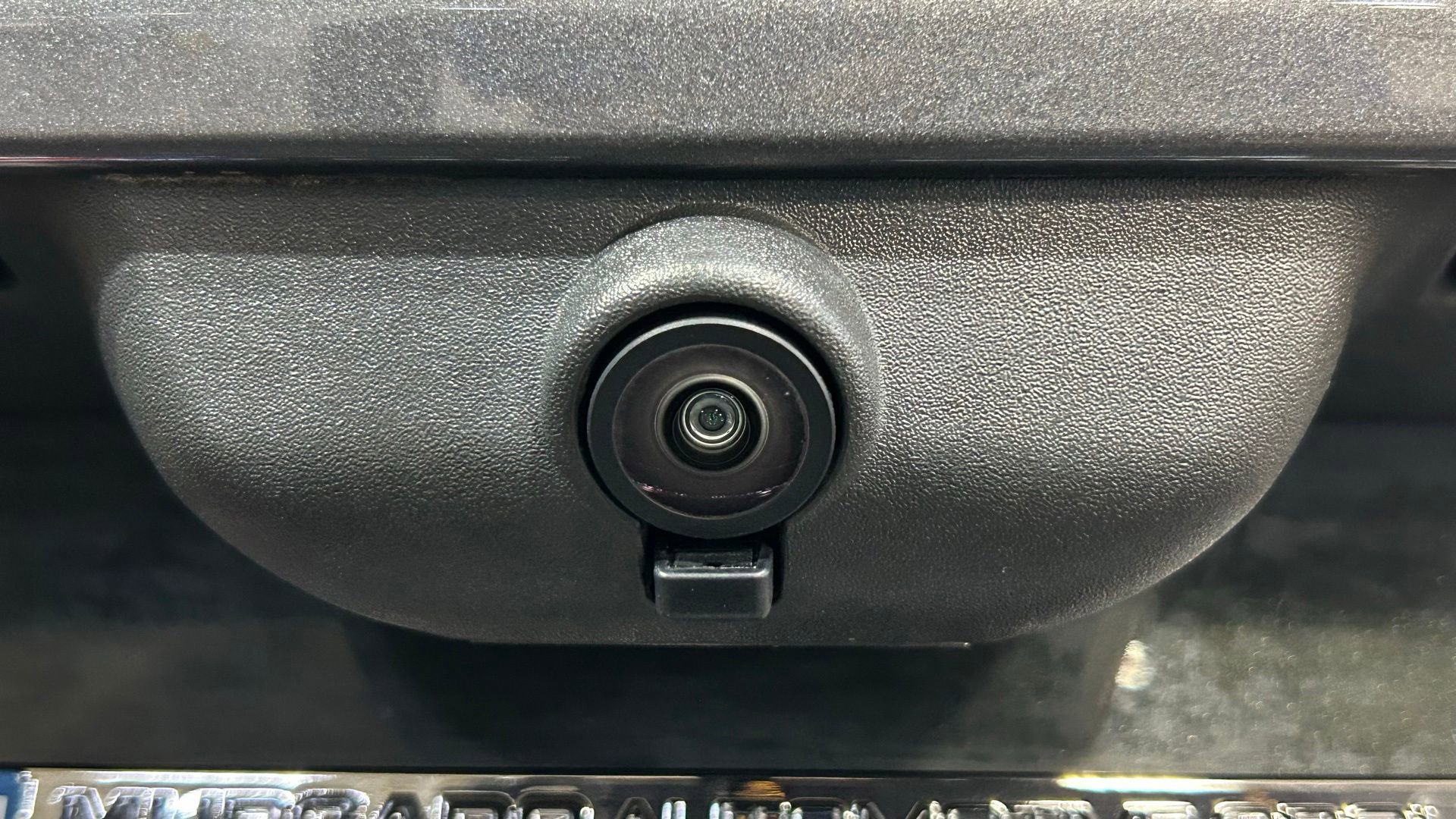 Used 2021 Ford Explorer XLT w/ Equipment Group 202A AWD/4WD image 25