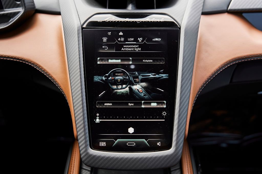 Used 2025 Lamborghini Revuelto AWD/4WD image 74