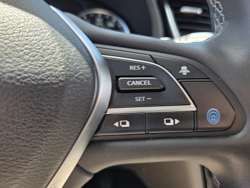 Used 2023 INFINITI QX50 Sensory image 28