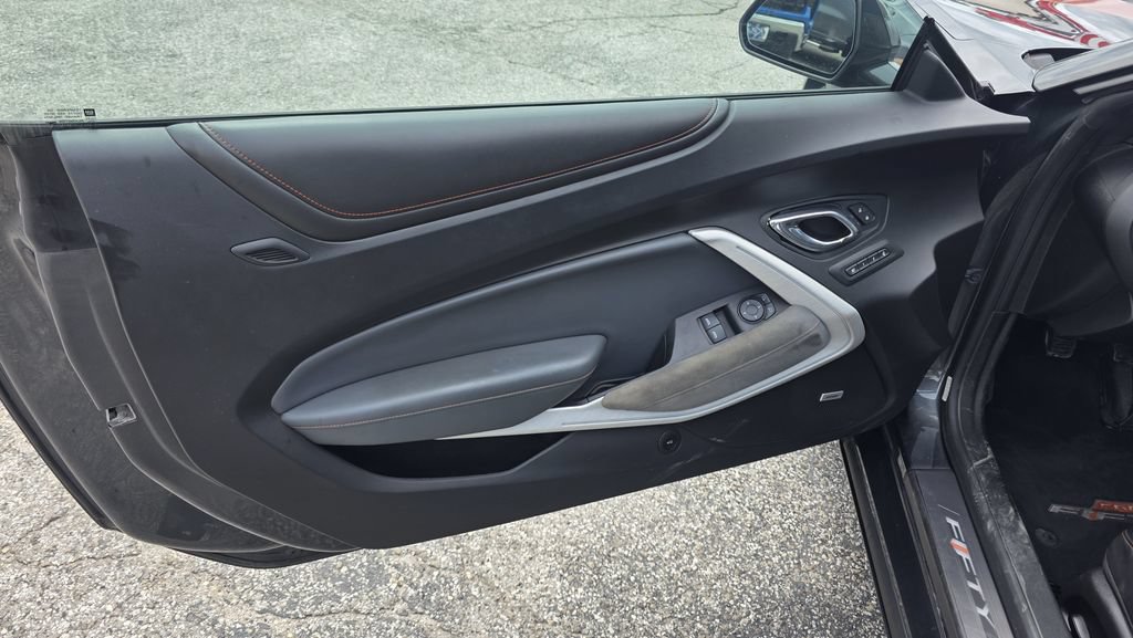 Used 2017 Chevrolet Camaro LT RWD image 15
