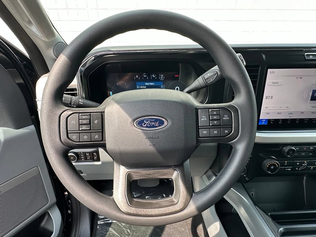 New 2026 Ford F250 XLT w/ XLT Premium Package AWD/4WD image 8