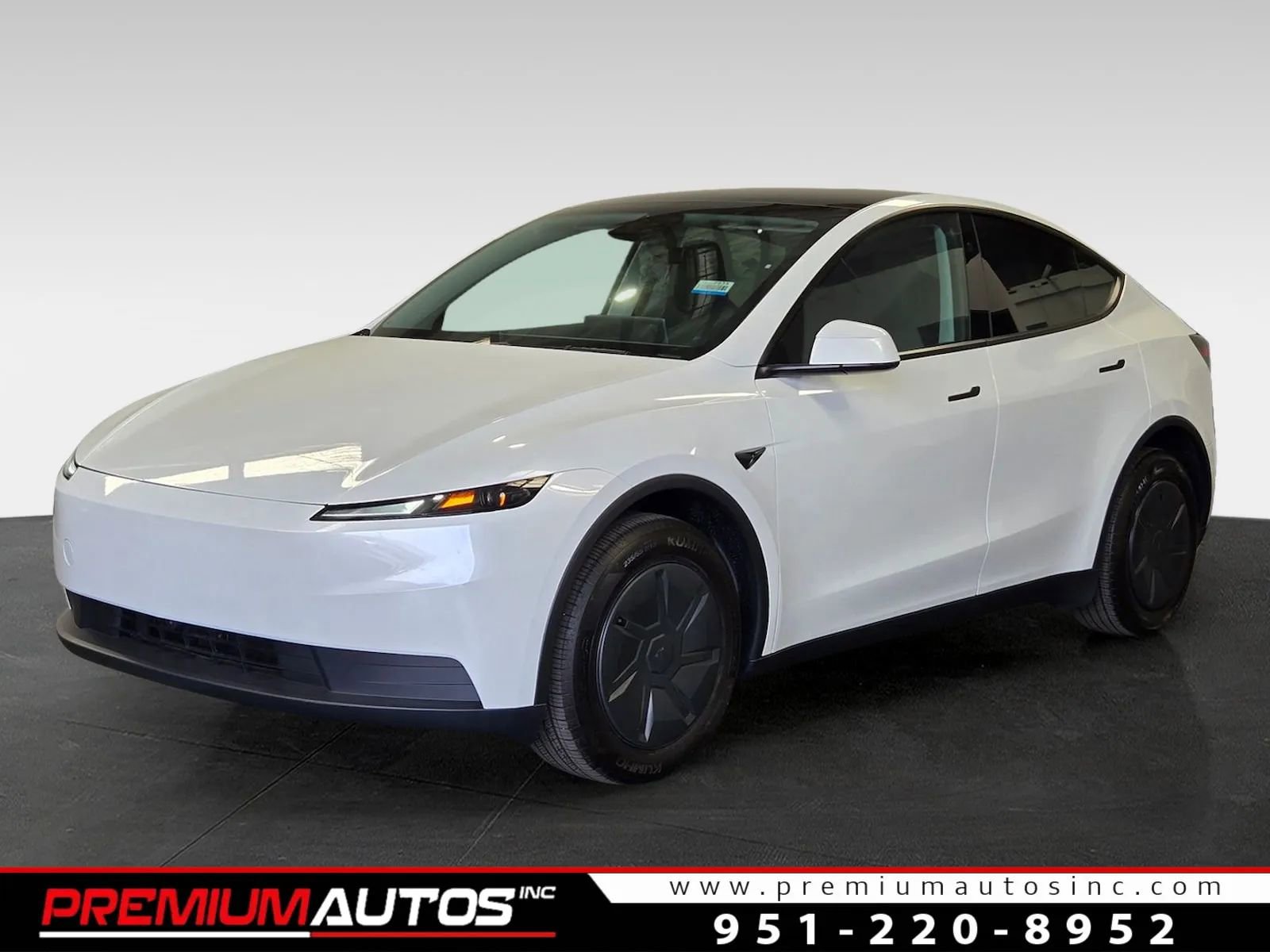 Used 2026 Tesla Model Y Long Range RWD image 1