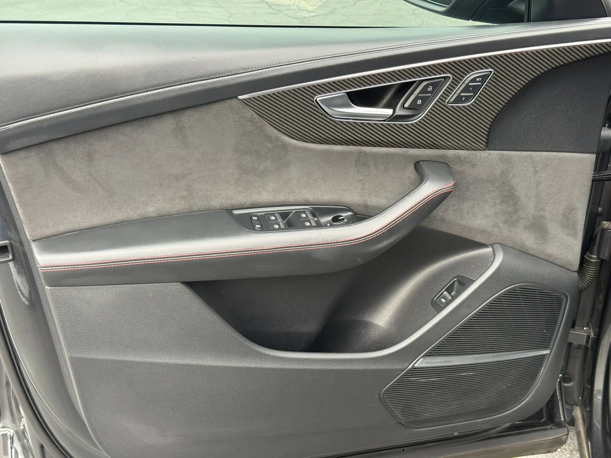 Used 2020 Audi RS Q8 w/ Carbon Optic Package image 26