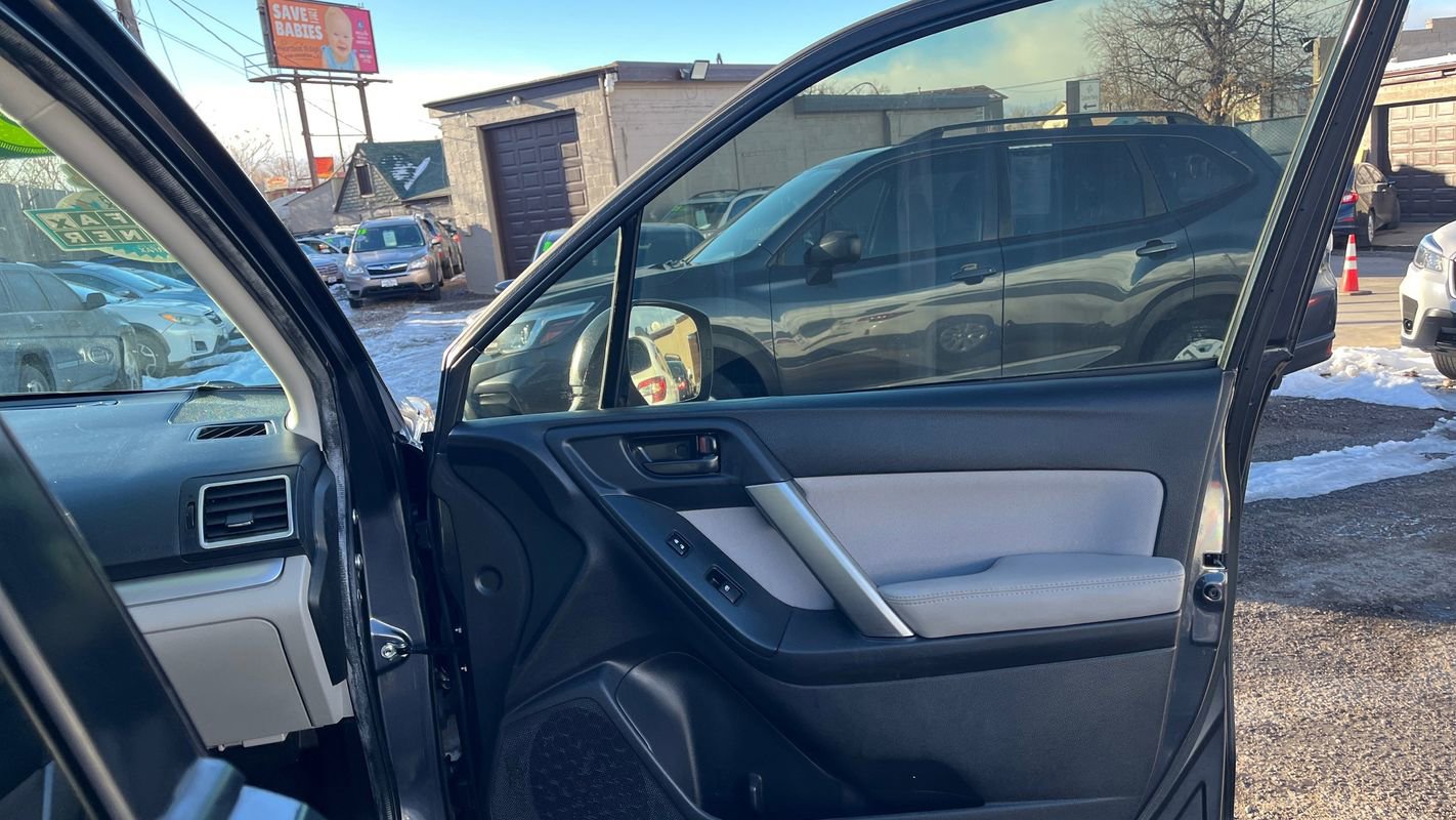 Used 2016 Subaru Forester 2.5i w/ Alloy Wheel Package image 11
