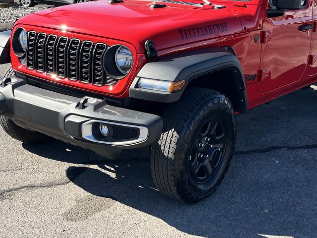 Used 2024 Jeep Gladiator Sport AWD/4WD image 11