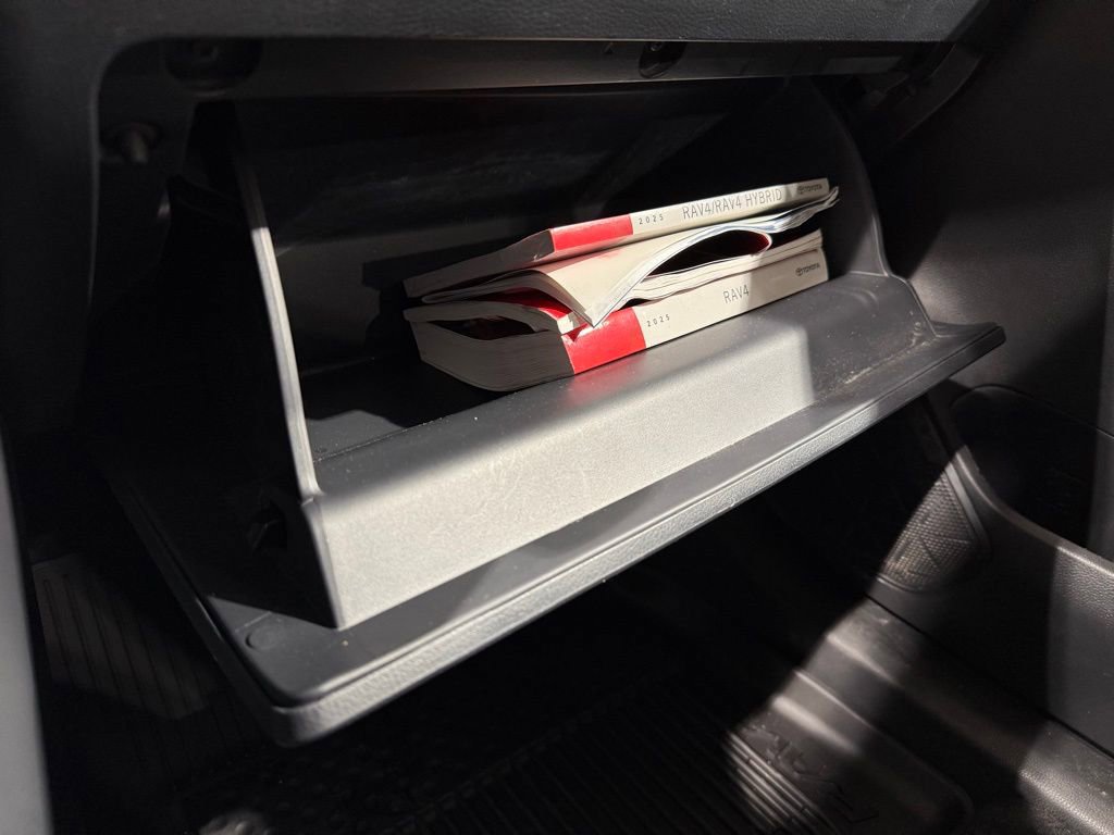 Certified 2025 Toyota RAV4 XLE image 28