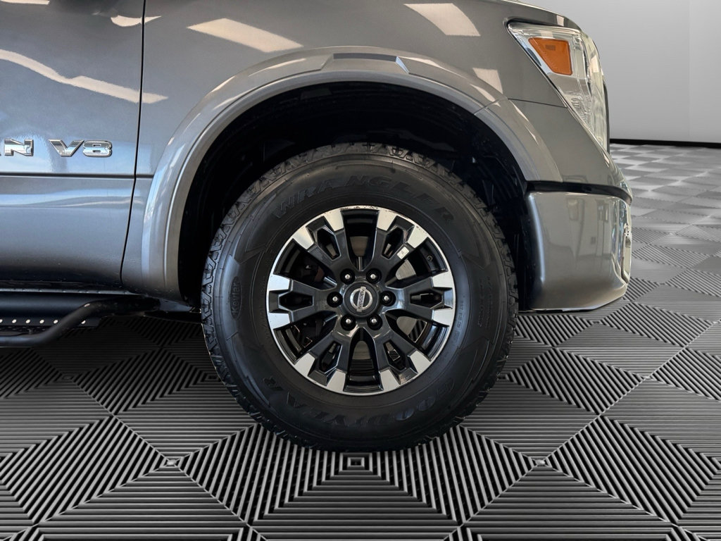 Used 2019 Nissan Titan PRO-4X AWD/4WD image 10