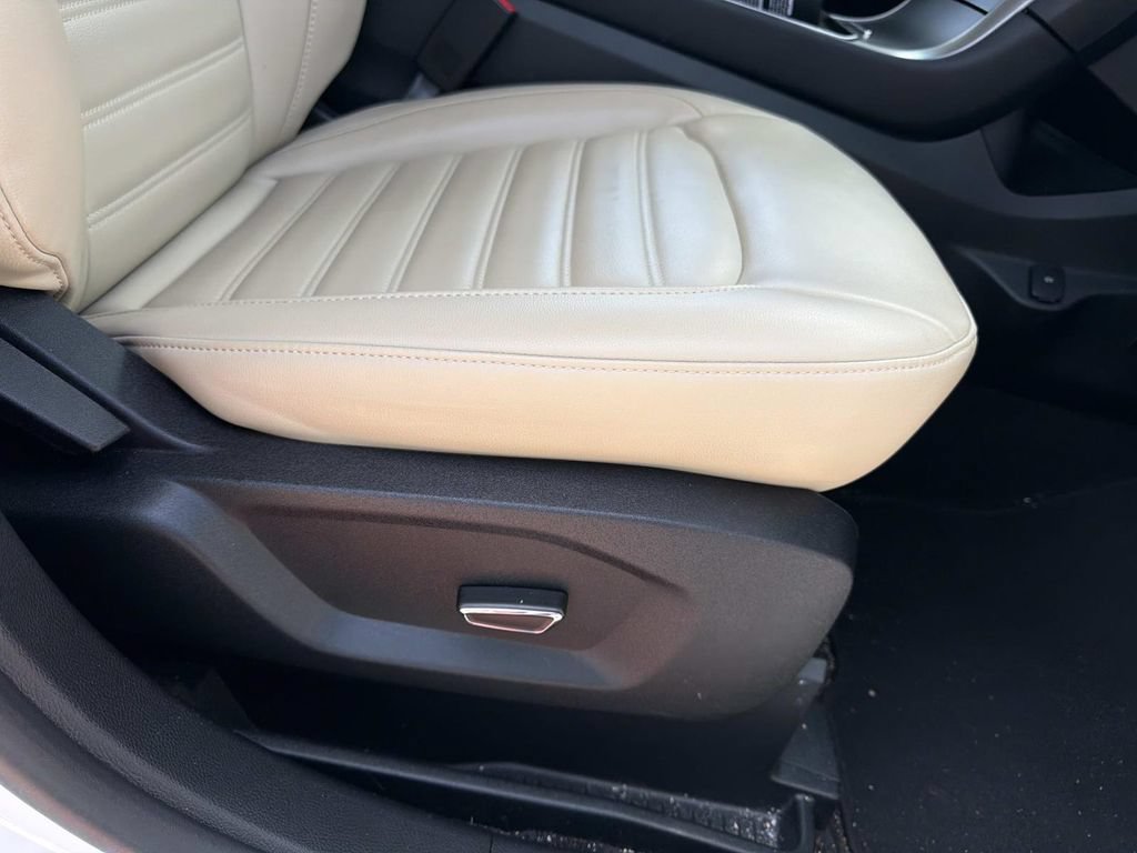 Used 2019 Ford Edge SEL w/ Equipment Group 201A FWD image 11