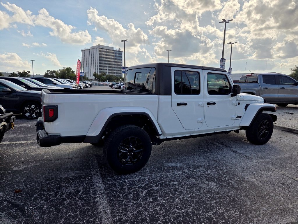 Used 2023 Jeep Gladiator Sport AWD/4WD image 13