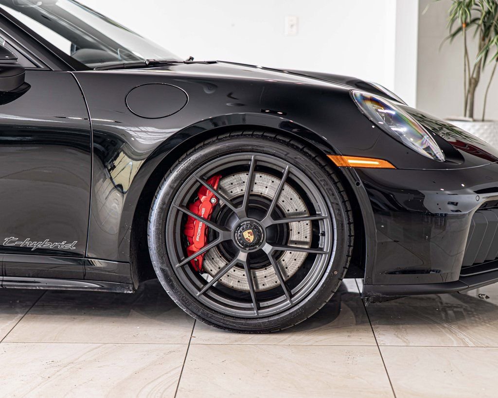 Used 2026 Porsche 911 Carrera 4 GTS w/ Premium Package image 11