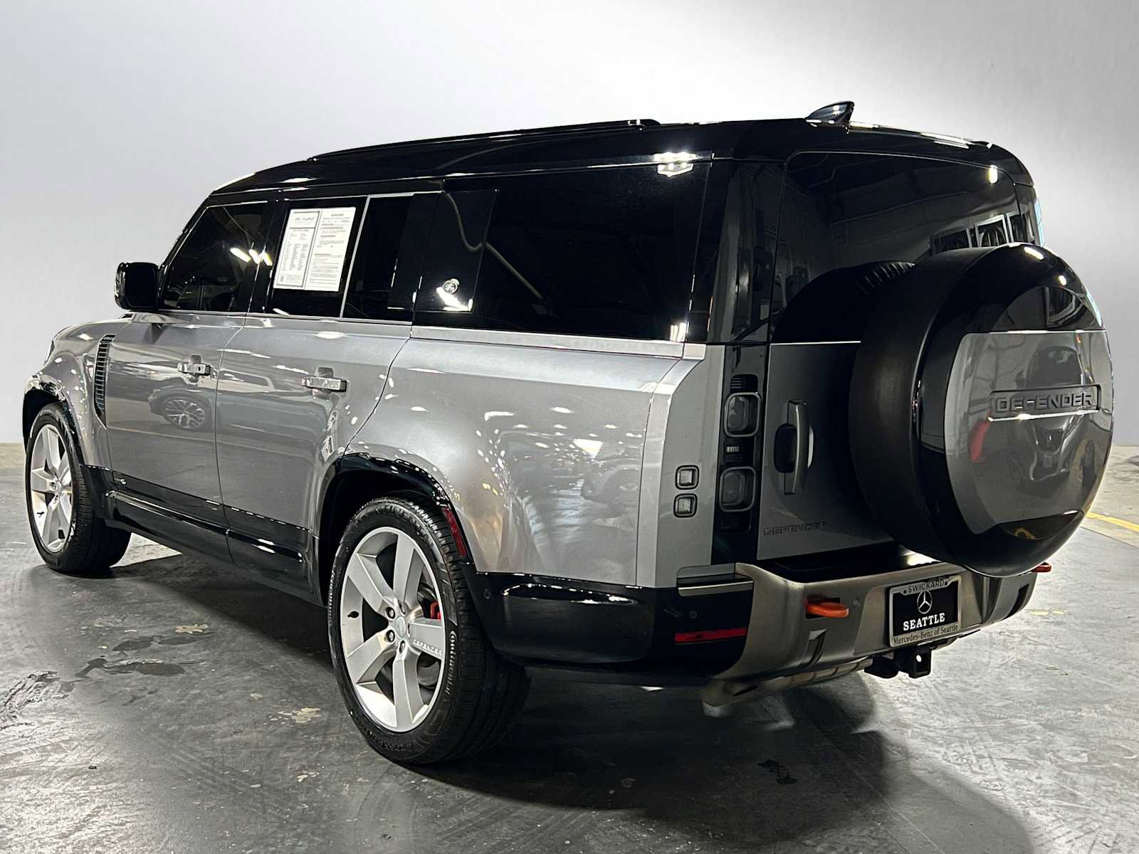 Used 2024 Land Rover Defender 130 X image 5