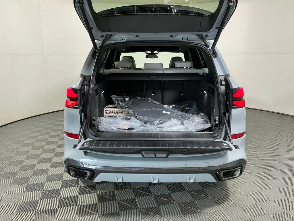 New 2026 BMW X5 xDrive40i w/ M Sport Package AWD/4WD image 28