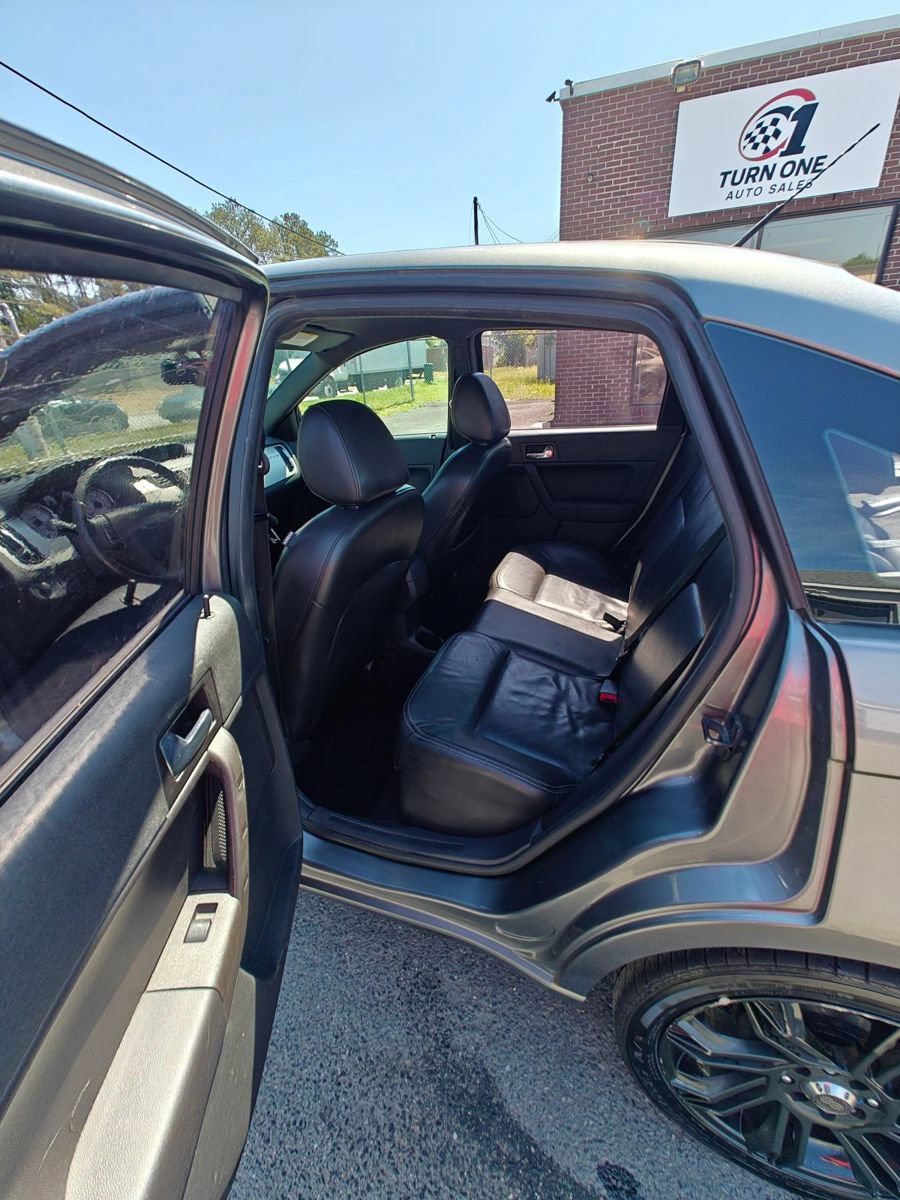 Used 2010 Ford Focus SEL FWD image 15