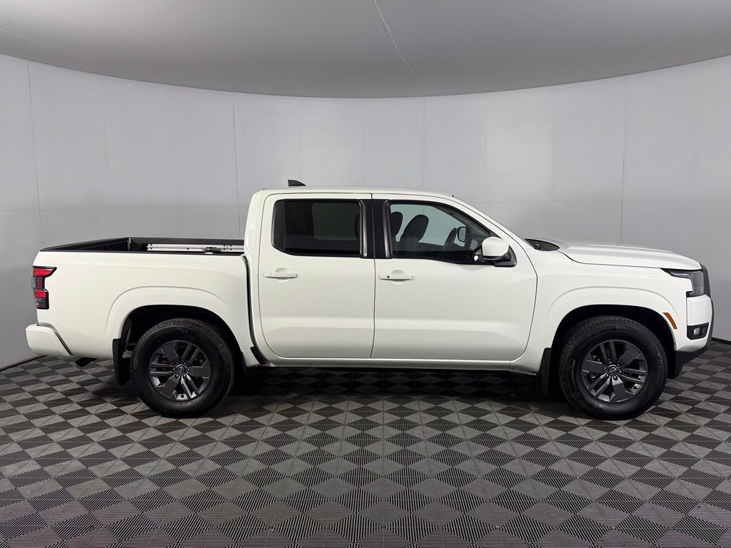 Used 2025 Nissan Frontier SV w/ SV Convenience Package RWD image 6
